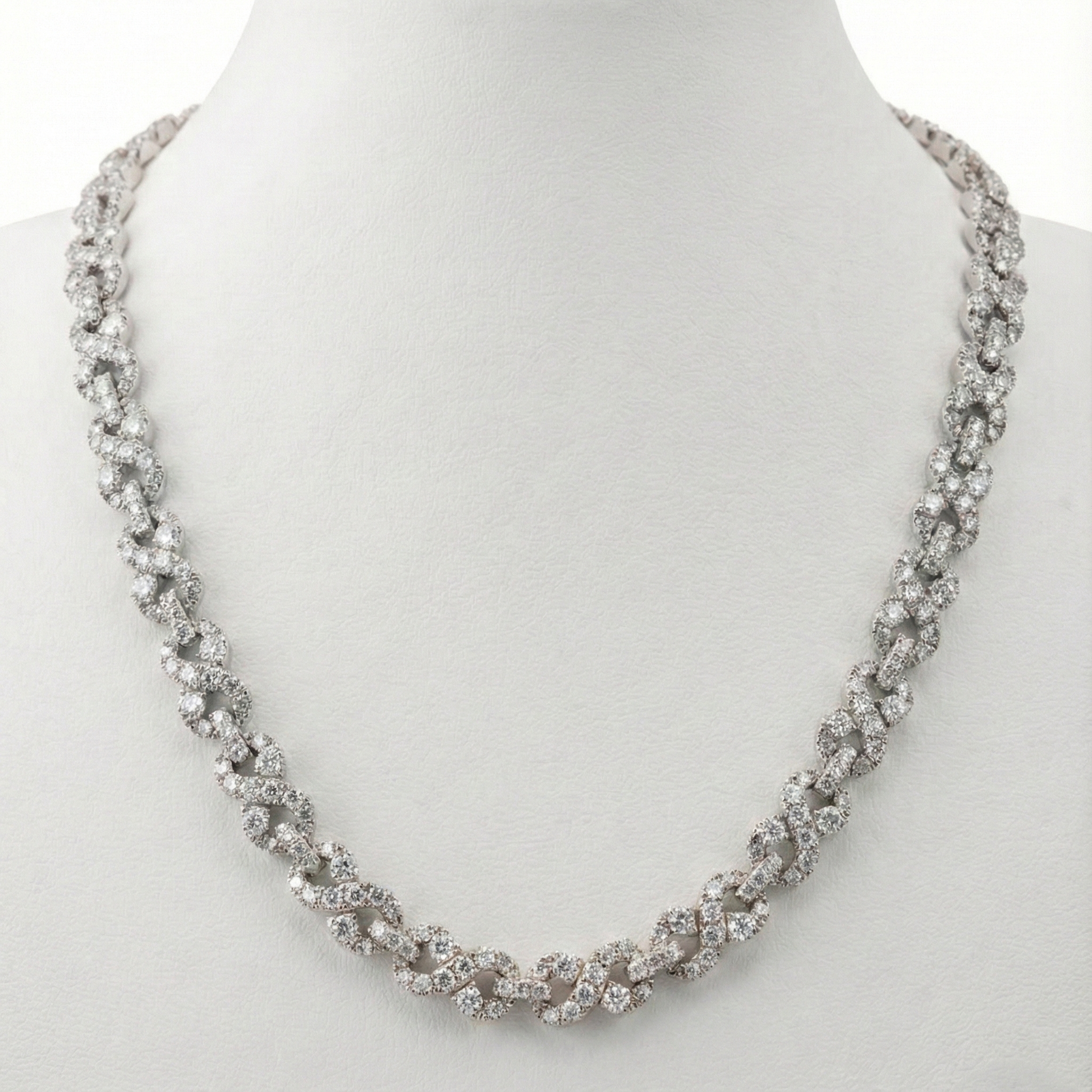 Solid Gold Round Cut Diamond Pavé Twisted Necklace