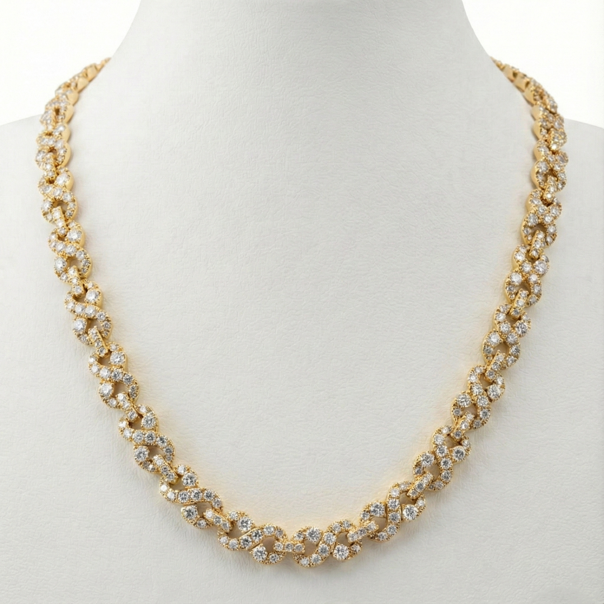 Solid Gold Round Cut Diamond Pavé Twisted Necklace